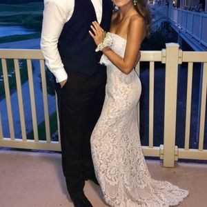 Lacey strapless gown!